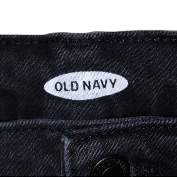 Old Navy Raw Hem Highwaisted Distressed Black Capri Jeans - Picture 3 of 13